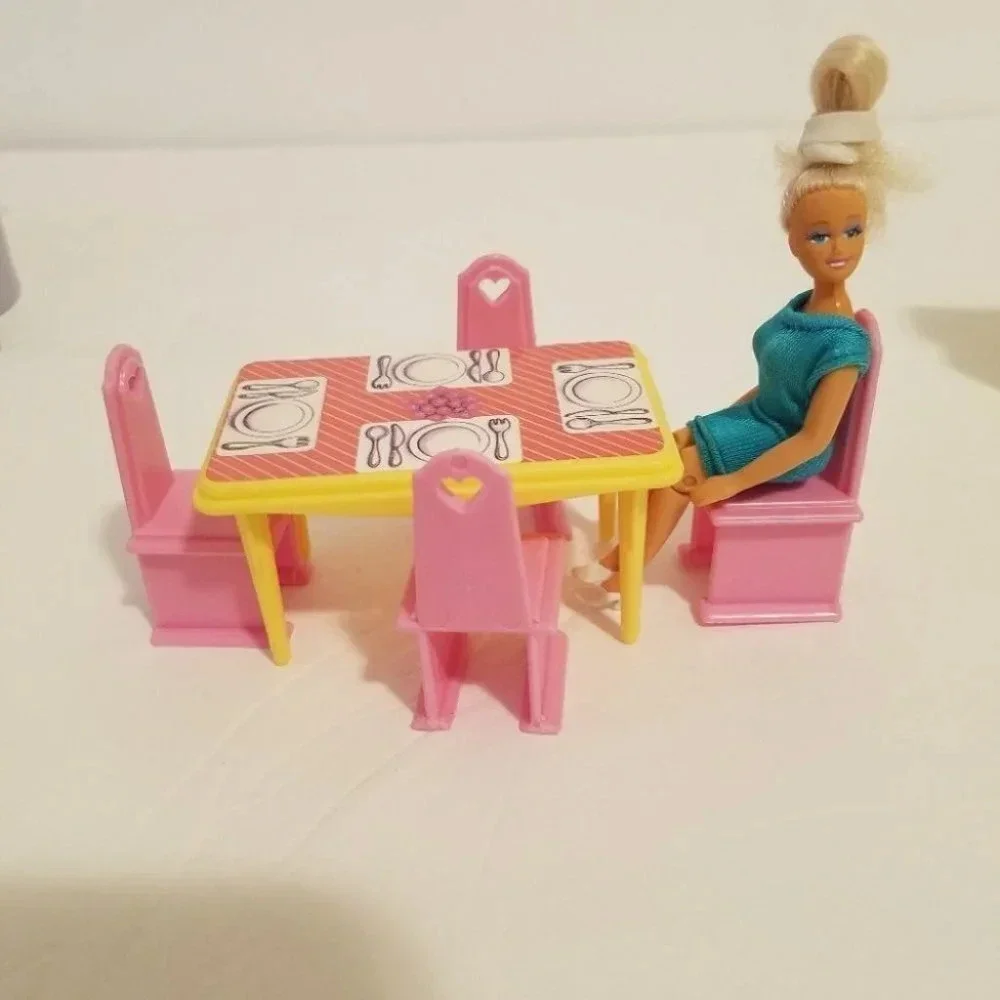 Mini Doll Set w/Accessories